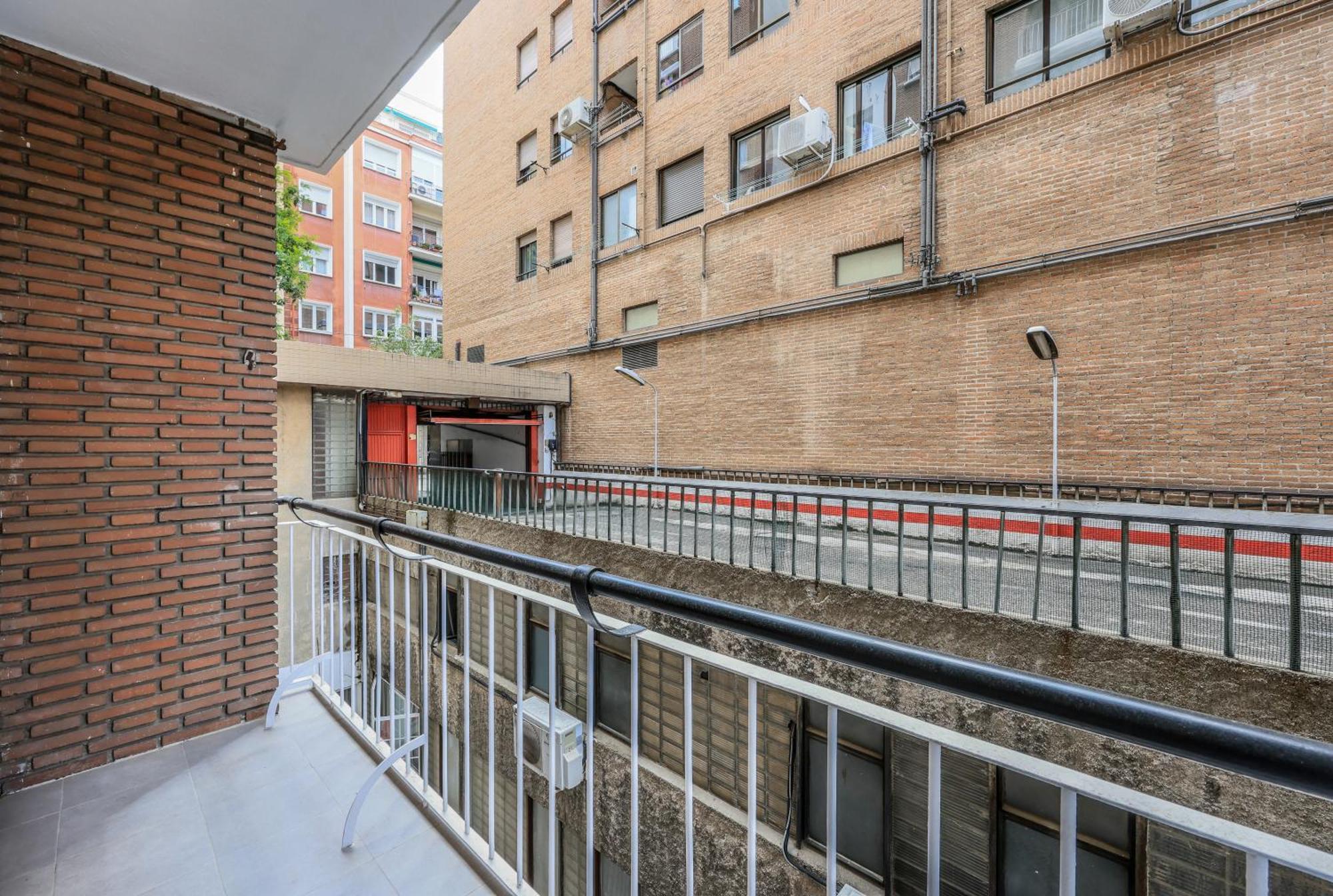 Amazinn Places Chamberi Madrid Bagian luar foto