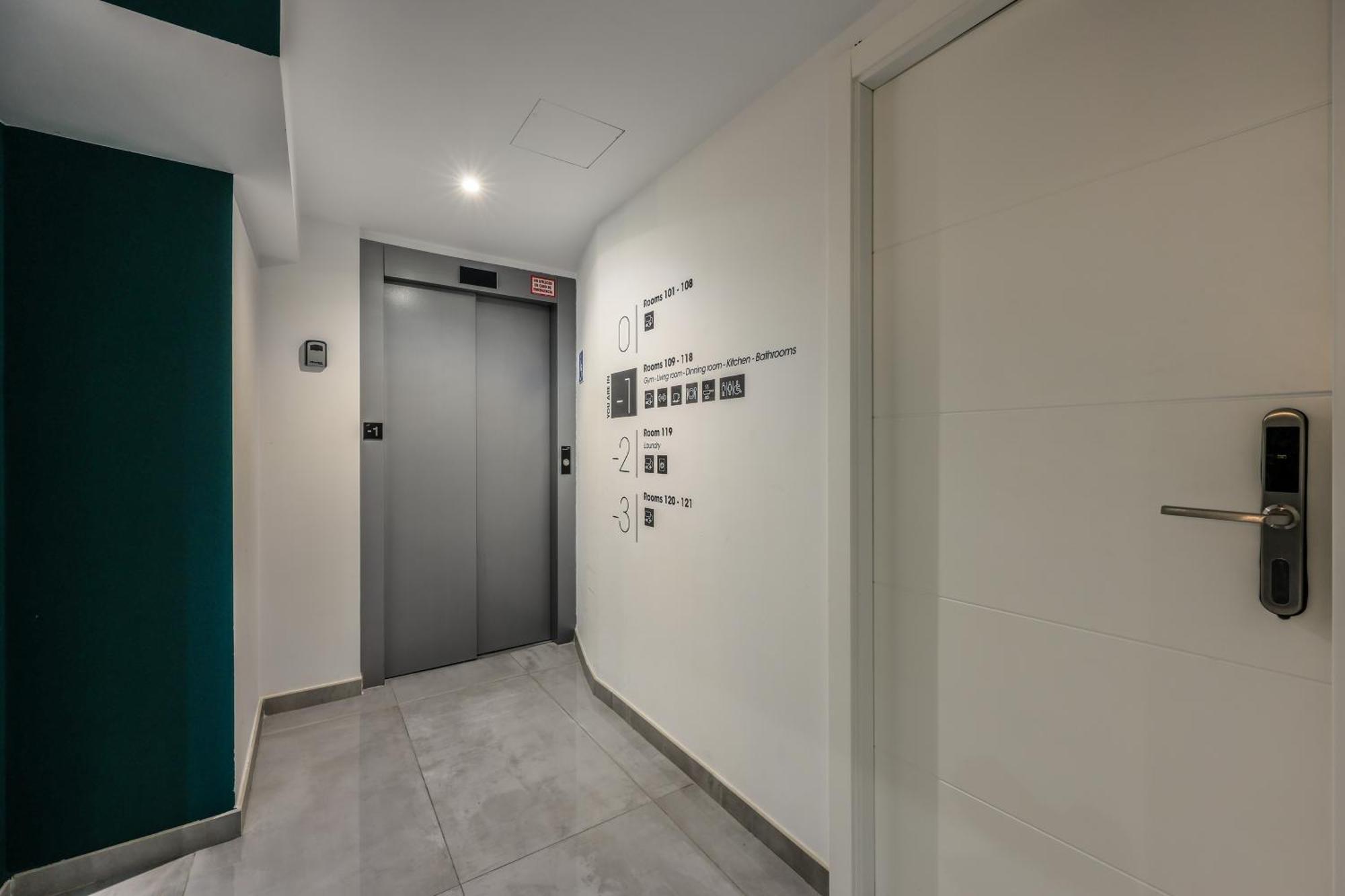 Amazinn Places Chamberi Madrid Bagian luar foto