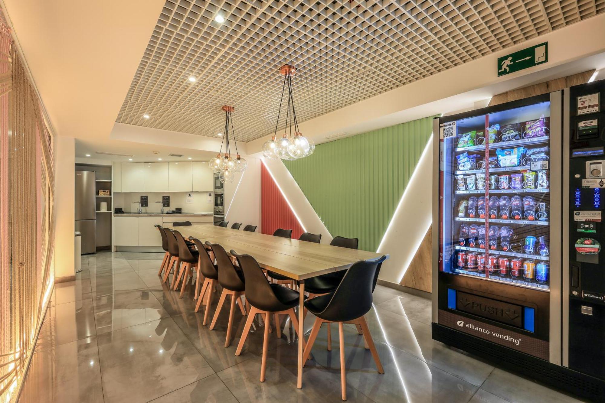 Amazinn Places Chamberi Madrid Bagian luar foto