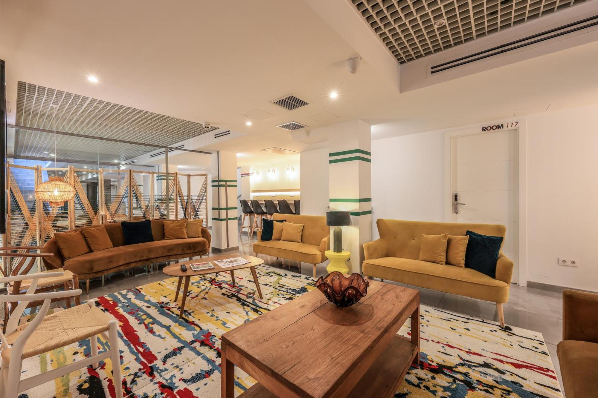 Amazinn Places Chamberi Madrid Bagian luar foto