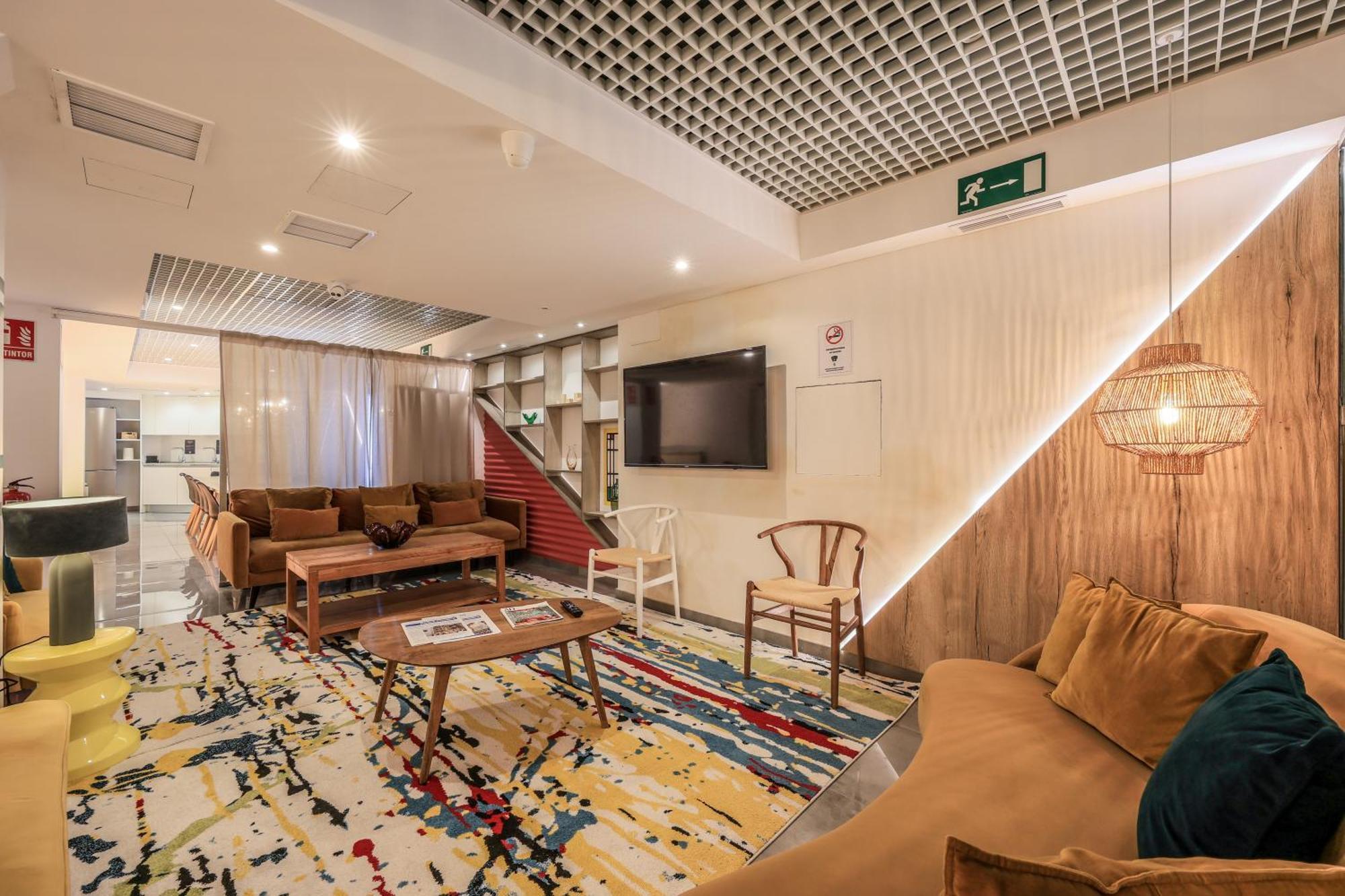 Amazinn Places Chamberi Madrid Bagian luar foto
